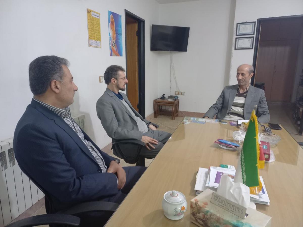 حضور مدیرکل کمیته امداد امام خمینی (ره) استان در دفتر انجمن ام اس مازندران